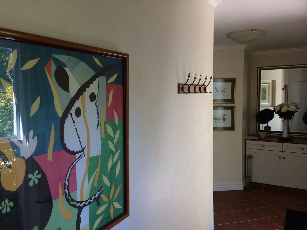 Camelot In Constantia Bed & Breakfast Cape Town Bagian luar foto