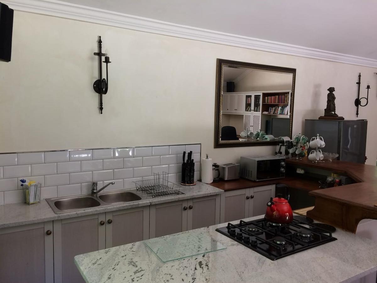 Camelot In Constantia Bed & Breakfast Cape Town Bagian luar foto