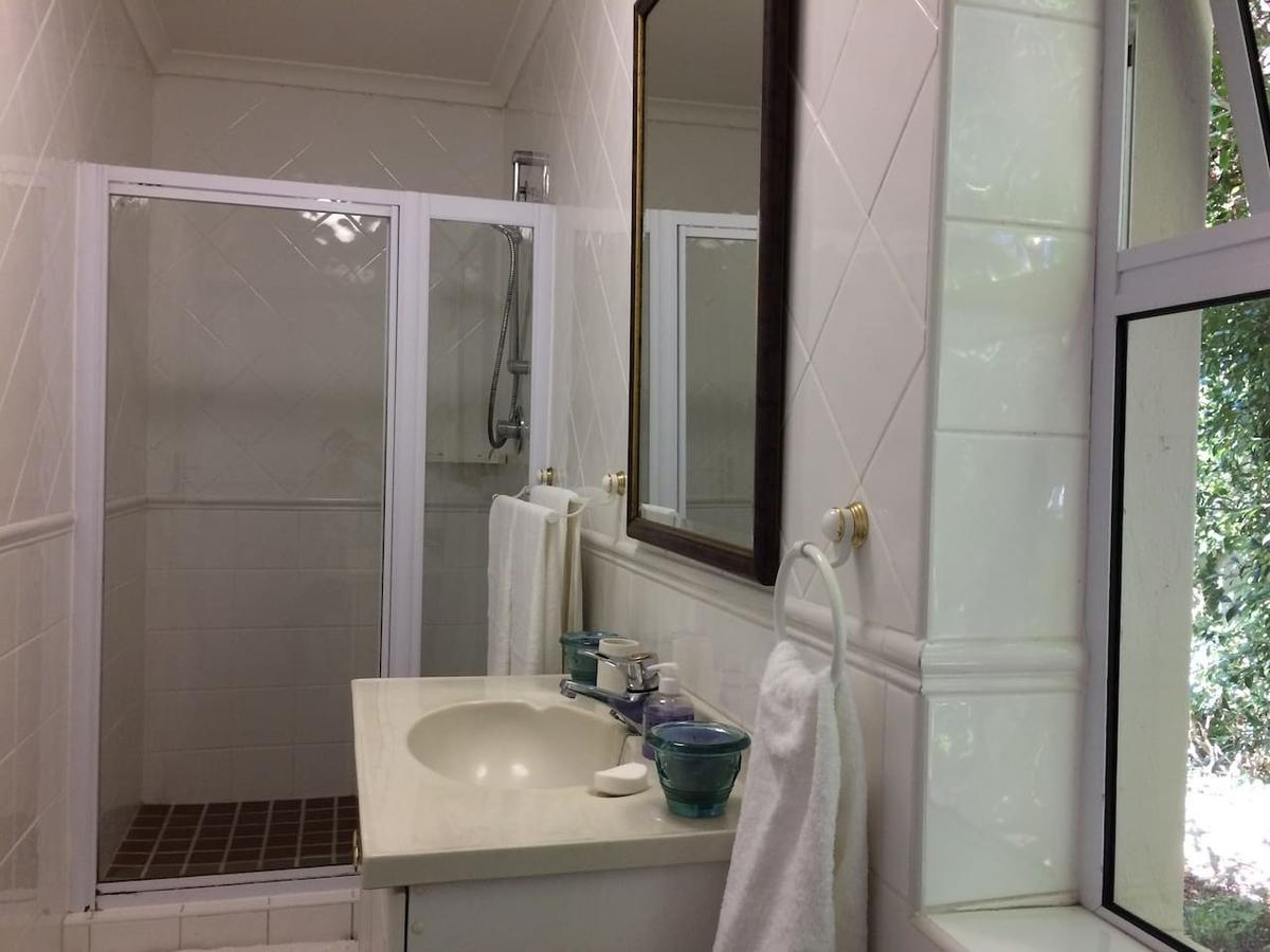 Camelot In Constantia Bed & Breakfast Cape Town Bagian luar foto